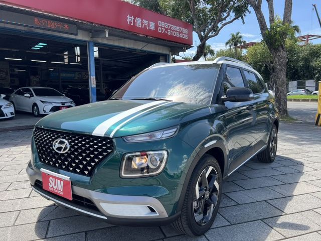 此車有5年延長保固.PS.TCS.6安.車道偏移. 限量牛津綠英倫版GLB款.新車保固中.典雅.潮流.大車室間家庭小休旅  第1張相片
