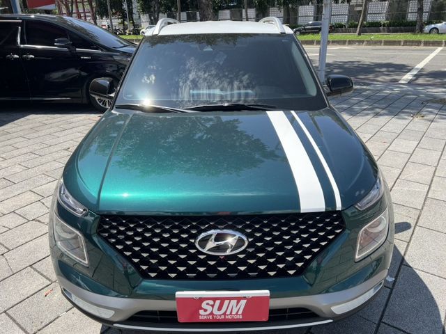 此車有5年延長保固.PS.TCS.6安.車道偏移. 限量牛津綠英倫版GLB款.新車保固中.典雅.潮流.大車室間家庭小休旅  第2張相片