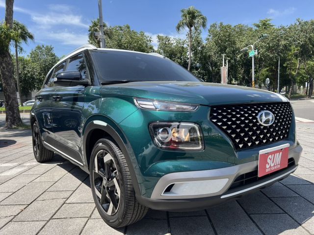 此車有5年延長保固.PS.TCS.6安.車道偏移. 限量牛津綠英倫版GLB款.新車保固中.典雅.潮流.大車室間家庭小休旅  第3張相片