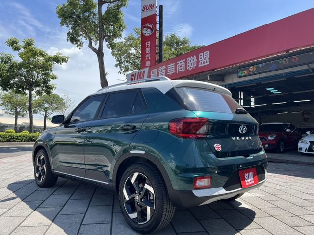 此車有5年延長保固.PS.TCS.6安.車道偏移. 限量牛津綠英倫版GLB款.新車保固中.典雅.潮流.大車室間家庭小休旅  第4張相片