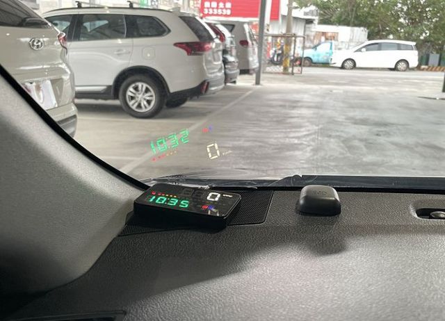 7速手自排/雙安/循跡/安卓影音 原鈑件認證車  僅跑68000KM 購車再享2年5萬公里保固  第11張相片
