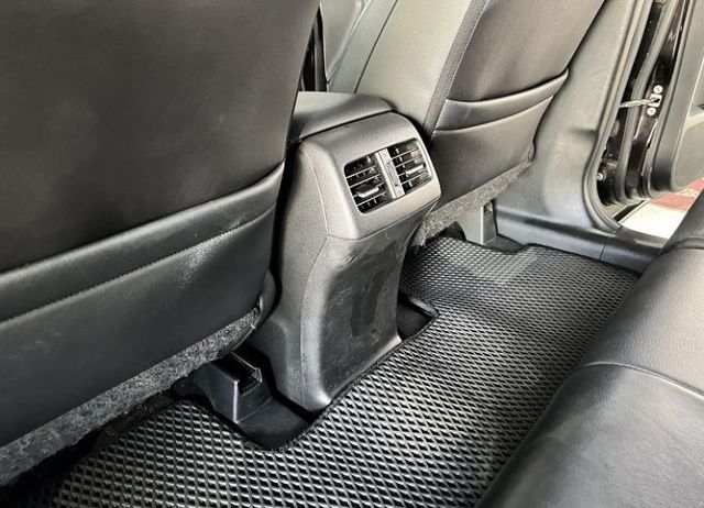 VTI-S 4安/恆溫/定速/循跡/天窗/導航 僅跑11萬公里 購車再享1年2萬公里保固  第15張相片