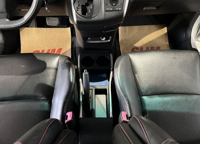 7人座 雙安/恆溫/方控/導航/倒車顯影 原鈑件認證車 購車再享1年2萬公里保固  第16張相片