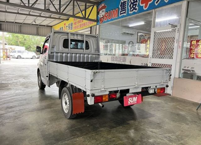 〔自排〕一手車 僅跑1萬公里 新車保固中 雙安/循跡/LED大燈/日行燈/前後錄影行車紀錄  第4張相片