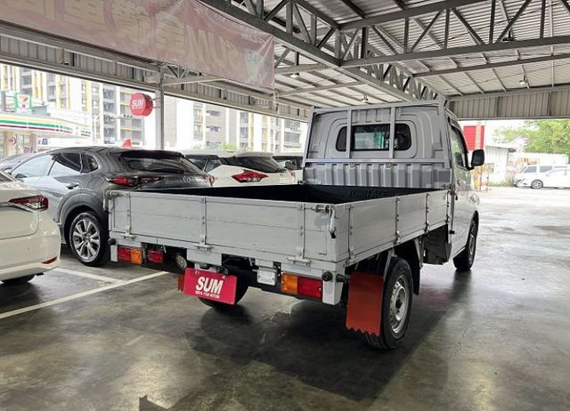 〔自排〕一手車 僅跑1萬公里 新車保固中 雙安/循跡/LED大燈/日行燈/前後錄影行車紀錄  第6張相片
