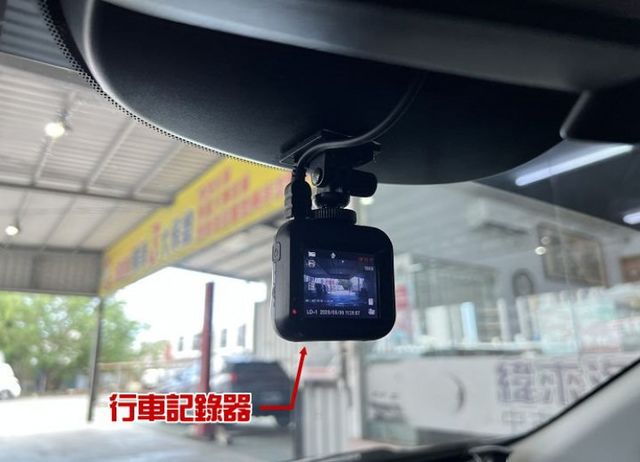一手女用 輪胎剛換新 GT智駕版 202P大馬力 6氣囊/恆溫/導航/電子手煞/後座出風口  第11張相片