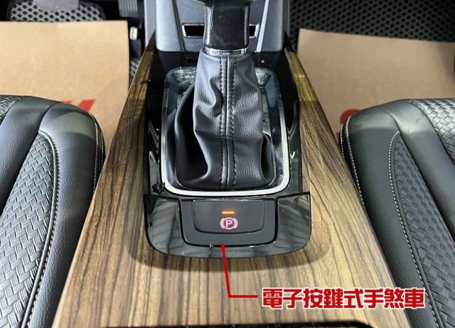 一手女用 輪胎剛換新 GT智駕版 202P大馬力 6氣囊/恆溫/導航/電子手煞/後座出風口  第14張相片