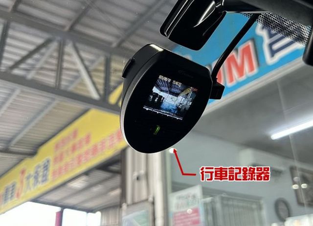 原廠影音版 加購原廠數萬元配備 原廠保養 行車紀錄/導航/倒車影像 僅跑7萬9 售後2年5萬公里保固  第12張相片