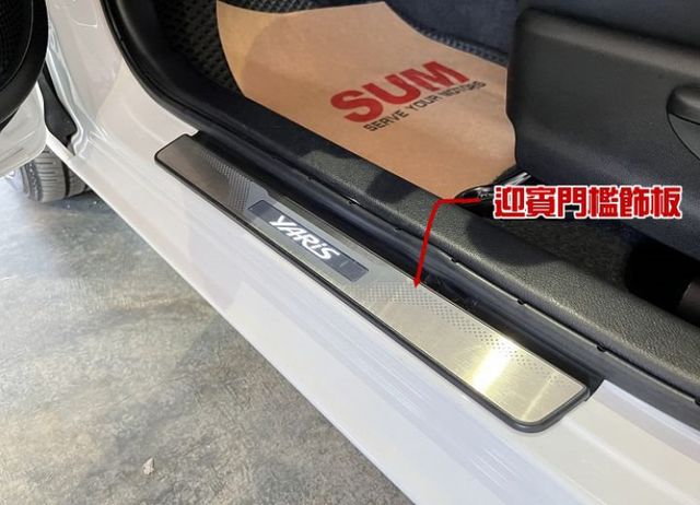 原廠影音版 加購原廠數萬元配備 原廠保養 行車紀錄/導航/倒車影像 僅跑7萬9 售後2年5萬公里保固  第17張相片