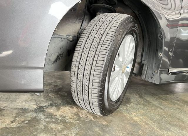 【7人座】原鈑件認證車．雙安．方控．恆溫．影音  第8張相片