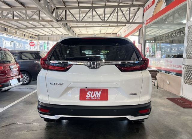 VTI-S 一手車 僅跑6萬 全程原廠保養 8安/摸門/ACC/盲點/循跡/Apple CarPlay/電動尾門  第5張相片