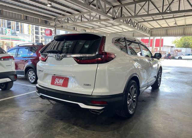 VTI-S 一手車 僅跑6萬 全程原廠保養 8安/摸門/ACC/盲點/循跡/Apple CarPlay/電動尾門  第6張相片