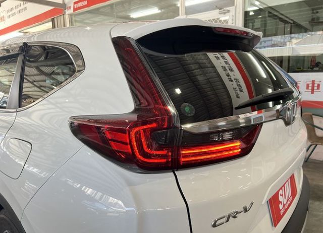 VTI-S 一手車 僅跑6萬 全程原廠保養 8安/摸門/ACC/盲點/循跡/Apple CarPlay/電動尾門  第8張相片