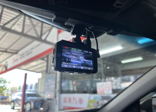 VTI-S 一手車 僅跑6萬 全程原廠保養 8安/摸門/ACC/盲點/循跡/Apple CarPlay/電動尾門  第12張相片