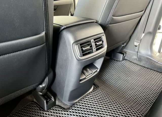 VTI-S 一手車 僅跑6萬 全程原廠保養 8安/摸門/ACC/盲點/循跡/Apple CarPlay/電動尾門  第16張相片