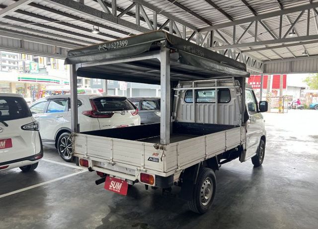 【自排】 一手車 僅跑3萬 原廠保養 定速/循跡/行車紀錄+倒車輔助影像  第6張相片