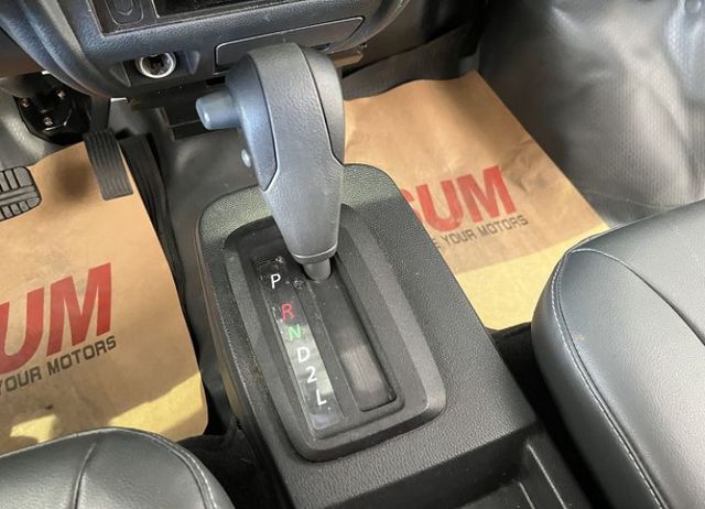 【自排】 一手車 僅跑3萬 原廠保養 定速/循跡/行車紀錄+倒車輔助影像  第14張相片