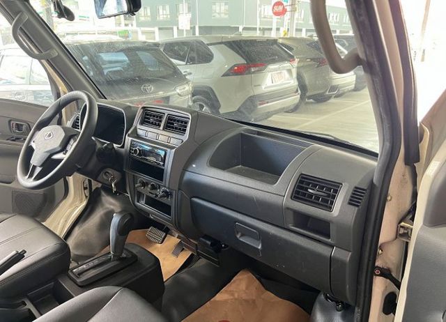 【自排】 一手車 僅跑3萬 原廠保養 定速/循跡/行車紀錄+倒車輔助影像  第15張相片