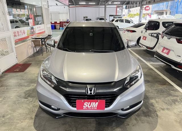 頂規S版 一手車 僅跑8萬7 8安/恆溫/定速/循跡/導航/影音 售後1年2萬公里保固  第2張相片