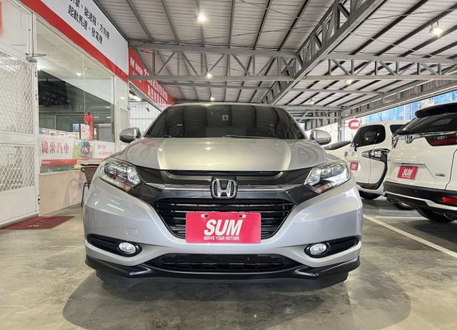 頂規S版 一手車 僅跑8萬7 8安/恆溫/定速/循跡/導航/影音 售後1年2萬公里保固  第3張相片