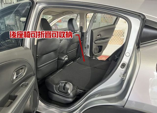 頂規S版 一手車 僅跑8萬7 8安/恆溫/定速/循跡/導航/影音 售後1年2萬公里保固  第16張相片