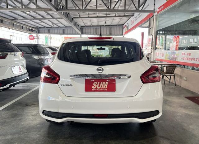 豪華影音版 原鈑件認證車 僅跑5萬7 售後2年5萬公里保固 配備6氣囊/循跡/原廠影音/倒車影像  第6張相片