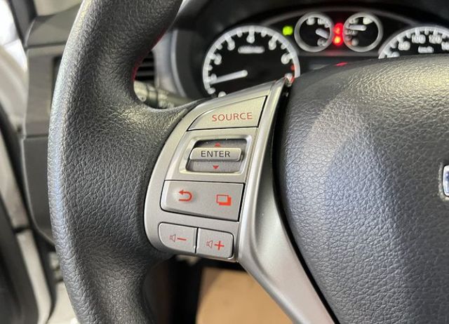 豪華影音版 原鈑件認證車 僅跑5萬7 售後2年5萬公里保固 配備6氣囊/循跡/原廠影音/倒車影像  第11張相片