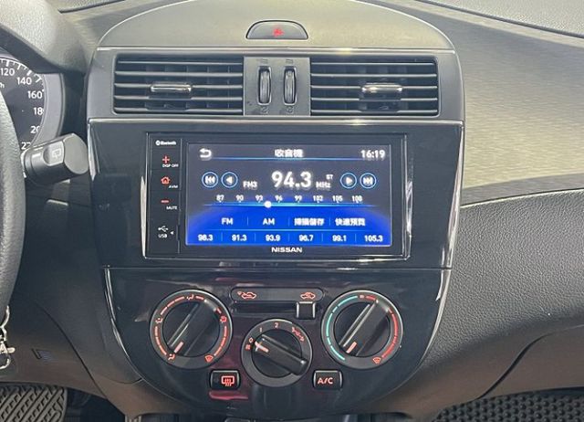 豪華影音版 原鈑件認證車 僅跑5萬7 售後2年5萬公里保固 配備6氣囊/循跡/原廠影音/倒車影像  第12張相片