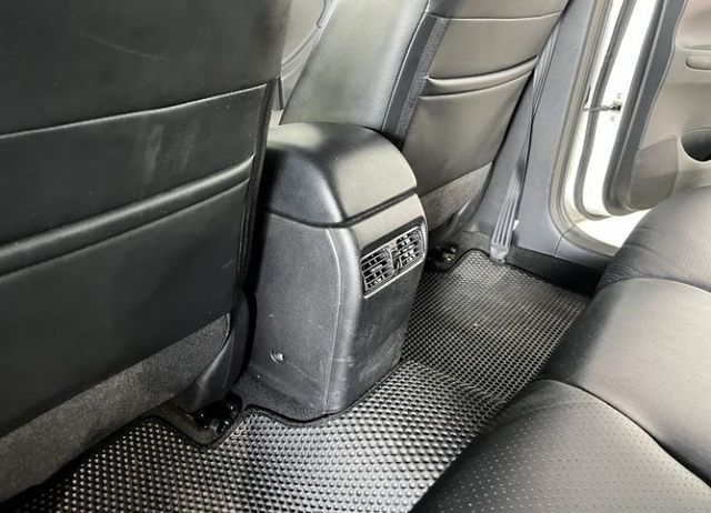 豪華影音版 原鈑件認證車 僅跑5萬7 售後2年5萬公里保固 配備6氣囊/循跡/原廠影音/倒車影像  第17張相片