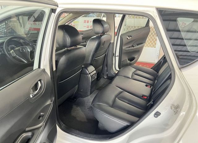 豪華影音版 原鈑件認證車 僅跑5萬7 售後2年5萬公里保固 配備6氣囊/循跡/原廠影音/倒車影像  第19張相片