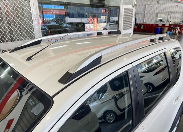 省油小休旅 僅跑7萬7 原鈑件認證車 售後2年5萬公里保固  第9張相片