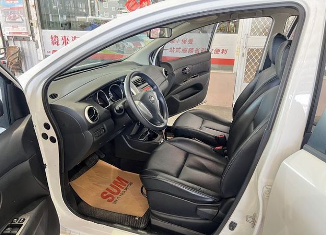 省油小休旅 僅跑7萬7 原鈑件認證車 售後2年5萬公里保固  第12張相片