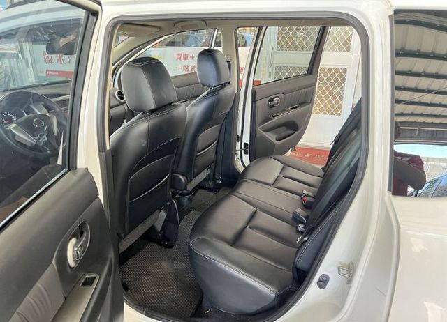 省油小休旅 僅跑7萬7 原鈑件認證車 售後2年5萬公里保固  第13張相片