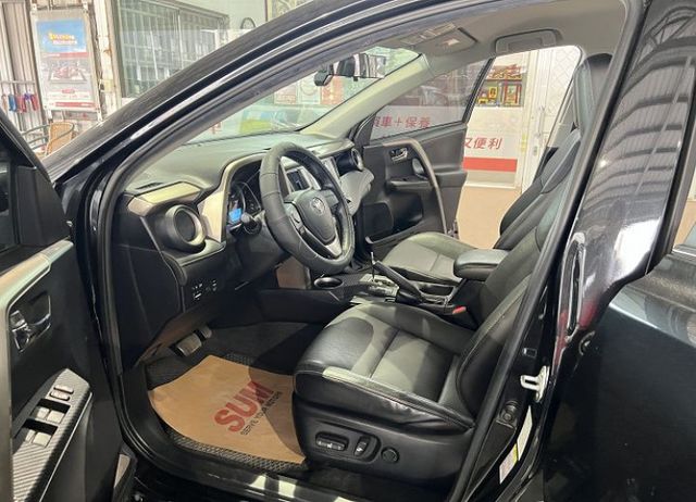 頂規影音版 一手車 原鈑件認證 雙氣囊/恆溫/定速/電動椅/導航/行車紀錄/倒車影像/數位電視  第6張相片