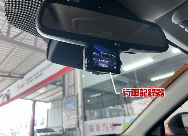 [5門]尊榮安全版 一手車 原廠保養 原鈑件認證車 i-key/6氣囊/恆溫/循跡/盲點/AEB/行車紀錄/倒車影像  第13張相片