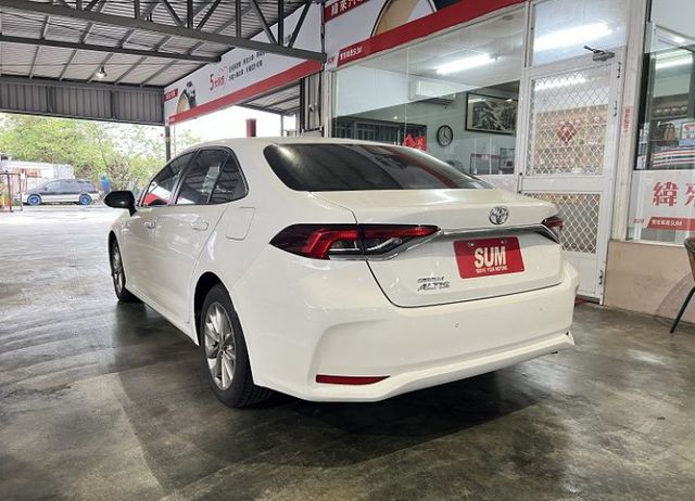 豪華影音版 原廠保養 原鈑件認證車 9氣囊/恆溫/循跡/ACC/AEB 售後2年5萬公里保固  第5張相片