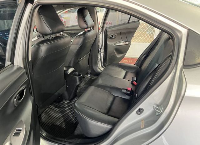 經典版 僅跑8萬1 加裝全新安卓機 配備雙氣囊/導航/倒車影像/CarPlay  售後1年2萬公里保固  第12張相片