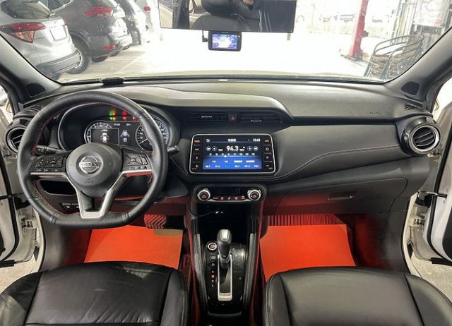 智行旗鑑版 一手車 原廠保養 配備6氣囊/循跡/定速/盲點/AEB/導航/環景/CarPlay/售後2年5萬公里保固  第9張相片