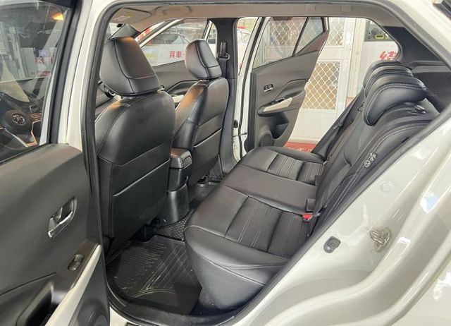 智行旗鑑版 一手車 原廠保養 配備6氣囊/循跡/定速/盲點/AEB/導航/環景/CarPlay/售後2年5萬公里保固  第18張相片