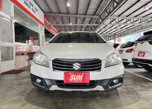 影音版 一手車 僅跑9萬4 原廠保養 配備i-key/7氣囊/定速/循跡/導航/倒車影像  第3張相片