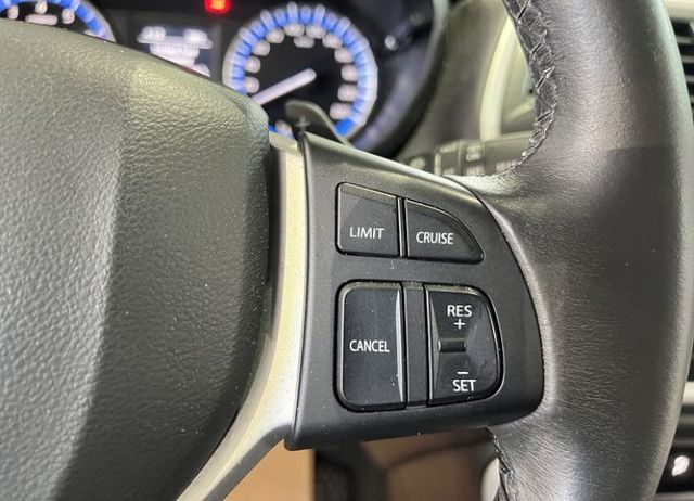 影音版 一手車 僅跑9萬4 原廠保養 配備i-key/7氣囊/定速/循跡/導航/倒車影像  第11張相片