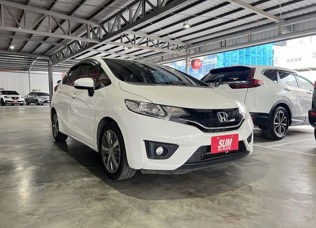 頂規S版 一手車 原廠保養 配備4氣囊/恆溫/定速/循跡/導航 售後1年2萬公里保固  第3張相片