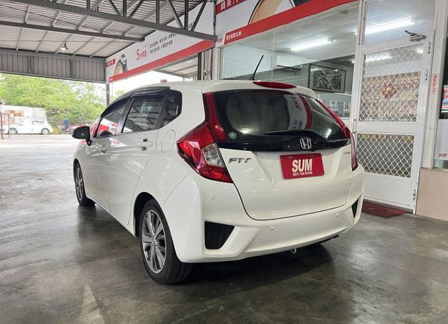 頂規S版 一手車 原廠保養 配備4氣囊/恆溫/定速/循跡/導航 售後1年2萬公里保固  第4張相片