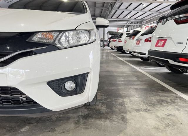 頂規S版 一手車 原廠保養 配備4氣囊/恆溫/定速/循跡/導航 售後1年2萬公里保固  第7張相片