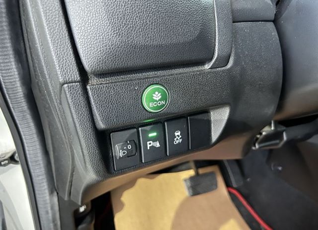 頂規S版 一手車 原廠保養 配備4氣囊/恆溫/定速/循跡/導航 售後1年2萬公里保固  第8張相片