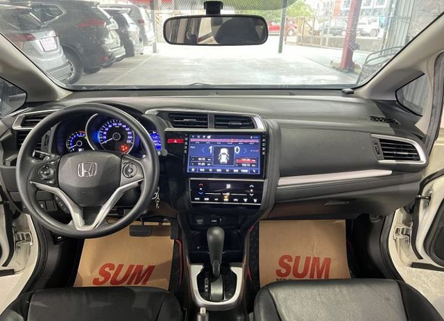 頂規S版 一手車 原廠保養 配備4氣囊/恆溫/定速/循跡/導航 售後1年2萬公里保固  第9張相片