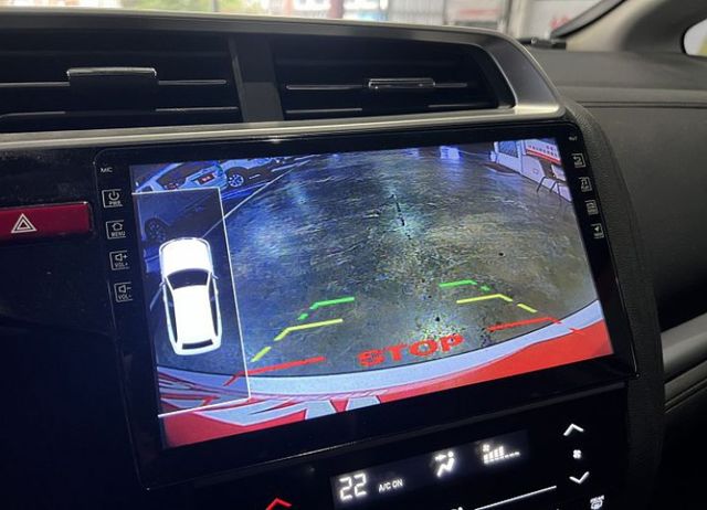 頂規S版 一手車 原廠保養 配備4氣囊/恆溫/定速/循跡/導航 售後1年2萬公里保固  第12張相片