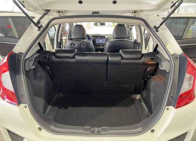 頂規S版 一手車 原廠保養 配備4氣囊/恆溫/定速/循跡/導航 售後1年2萬公里保固  第17張相片