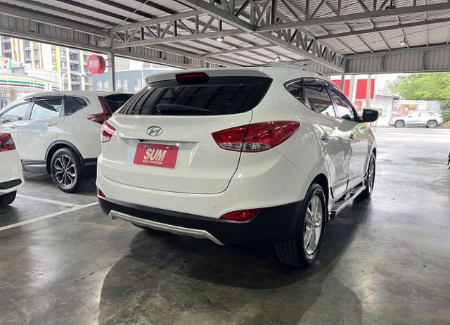 影音尊貴型 原鈑件認證車 配備雙氣囊/恆溫/循跡/定速/方控/電動座椅/安卓機/倒車影像  第7張相片