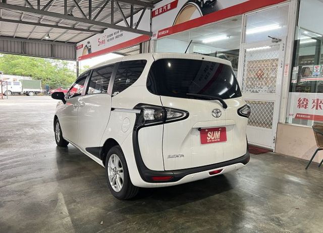 豪華影音版 原鈑件認證車 配備i-key/摸門/8氣囊/恆溫/循跡/AEB/車道偏移 售後2年5萬公里保固  第5張相片